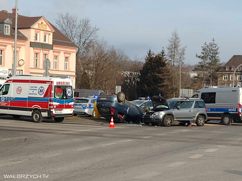 Wymusiła pierwszeństwo. Jej samochód dachował