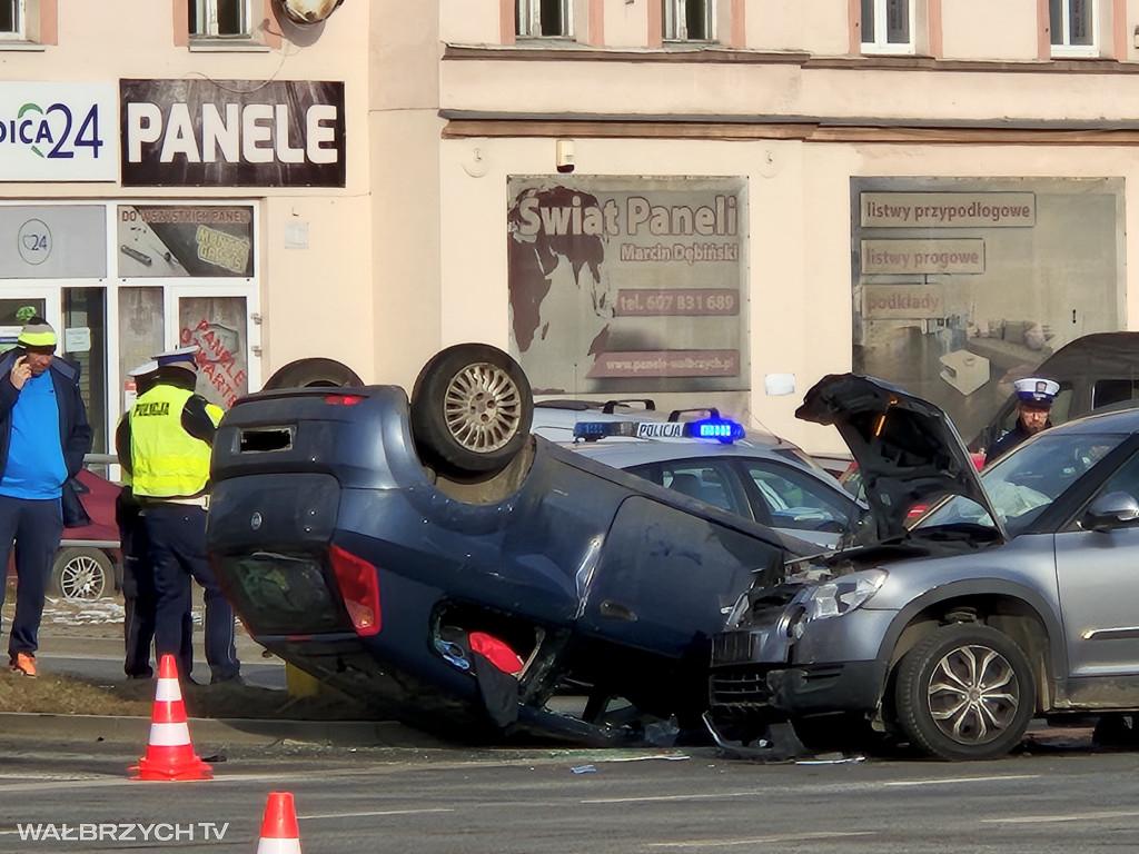 Wymusiła pierwszeństwo. Jej samochód dachował