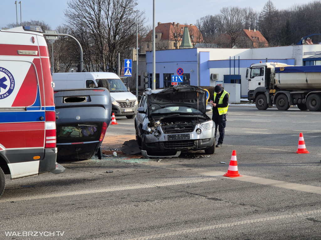 Wymusiła pierwszeństwo. Jej samochód dachował