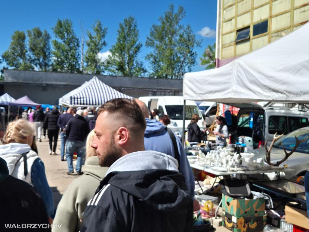 Giełda na Piaskowej Górze ma się świetnie