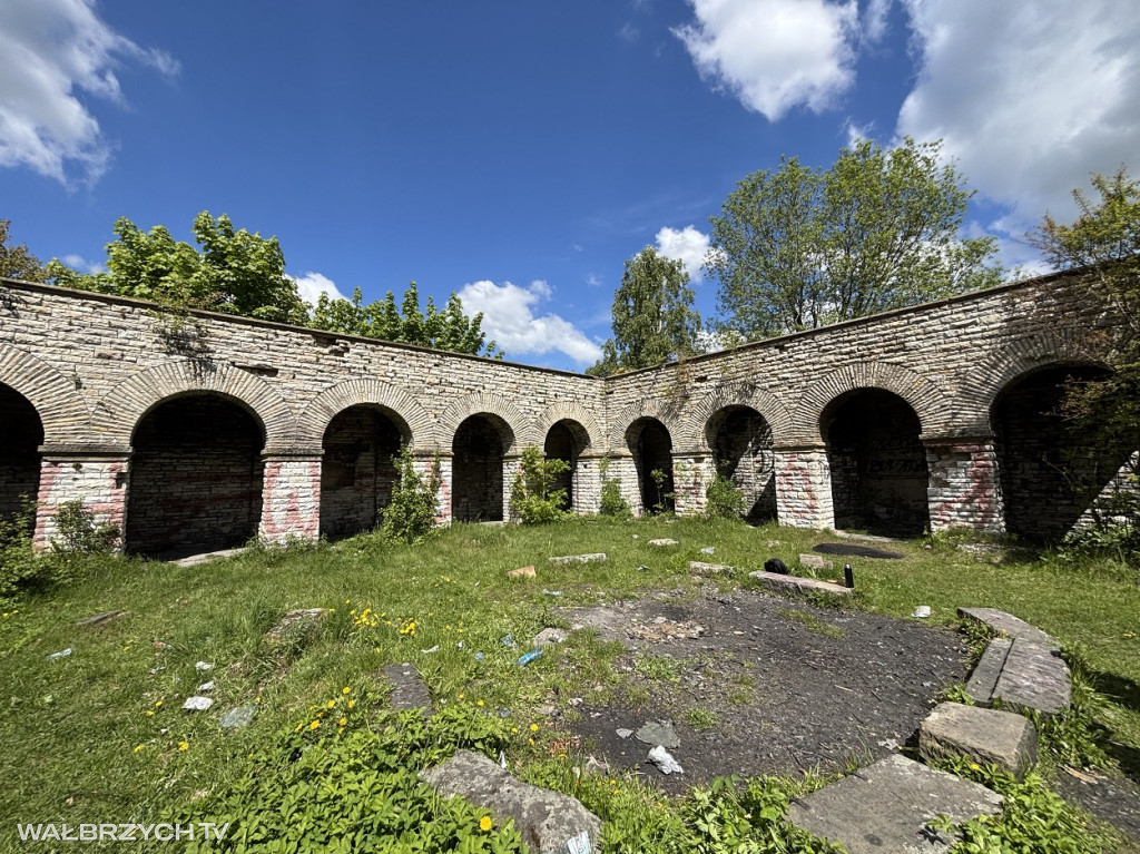 Sprzątali Niedźwiadki i poznali historię Mauzoleum