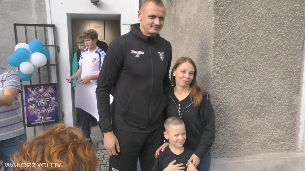 Koszykarze spotkali się z fanami w Śródmieściu
