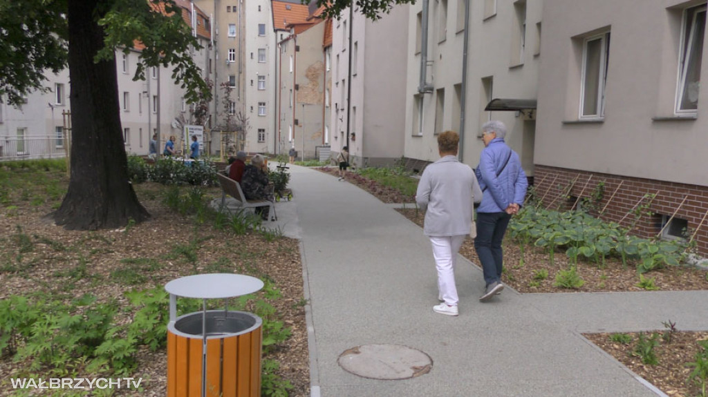 Odnowione podwórko przy ul. Paderewskiego