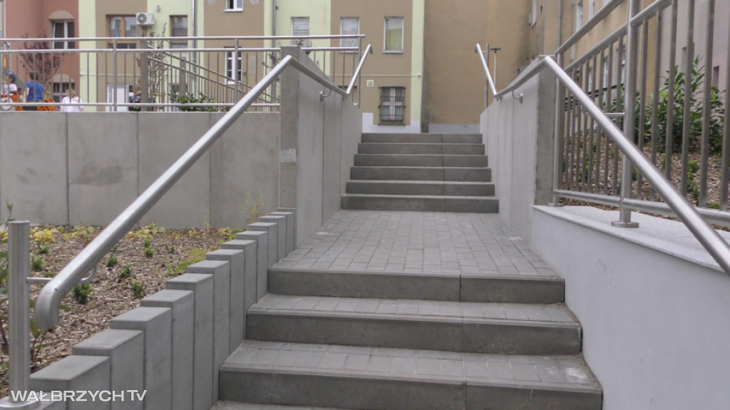 Odnowione podwórko przy ul. Paderewskiego