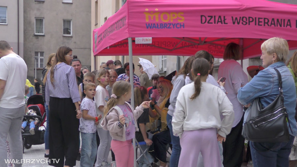 Odnowione podwórko przy ul. Paderewskiego