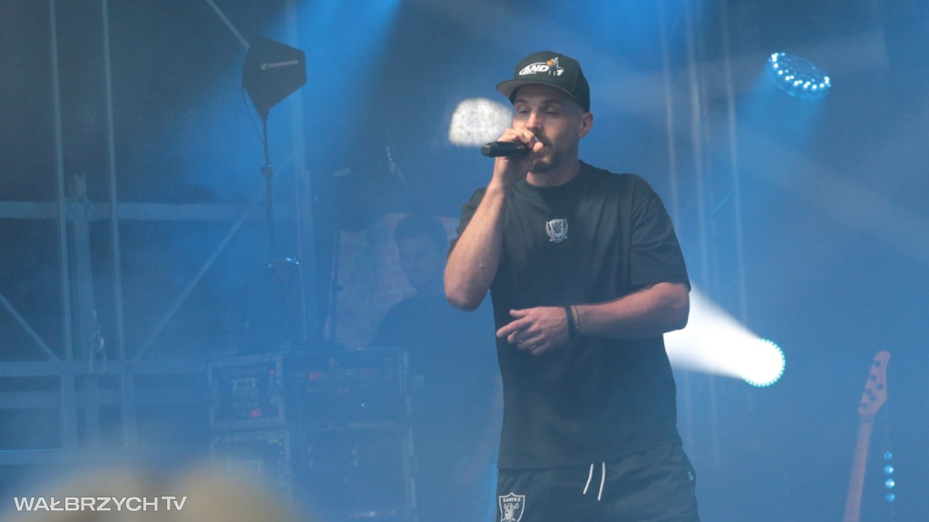 Kulas, Massey i Nullizmatyk na jednej scenie