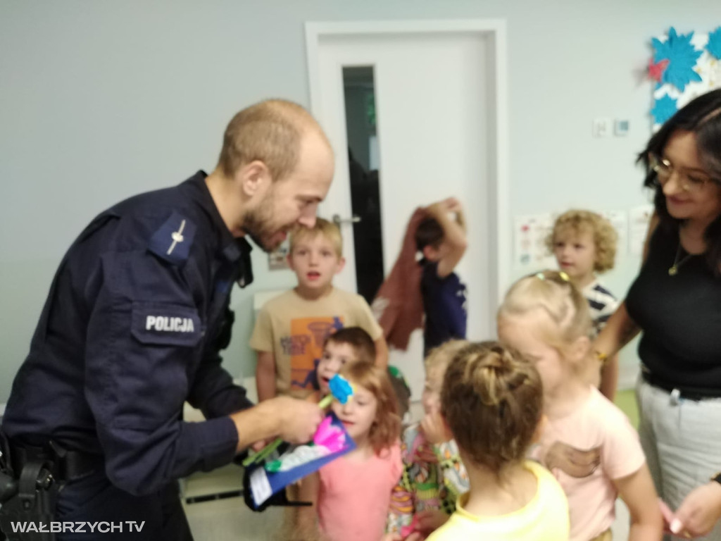 W Clever Garden uczą, jak zadzwonić na 112