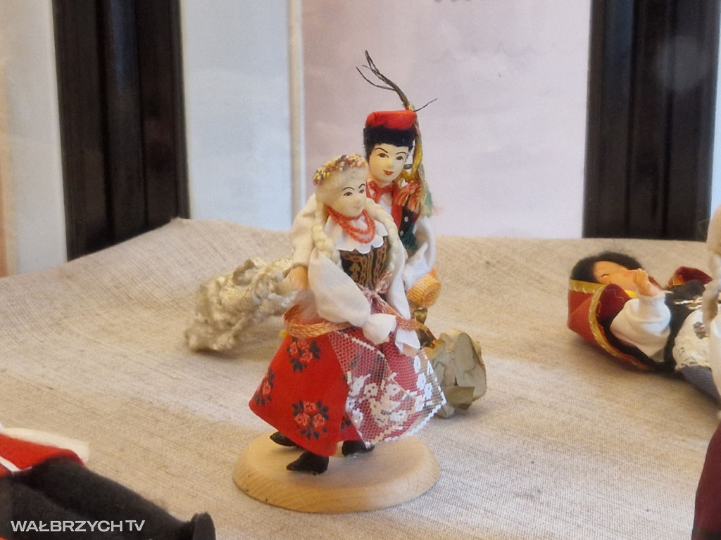 Lalki Świata - wystawa w Muzeum Porcelany