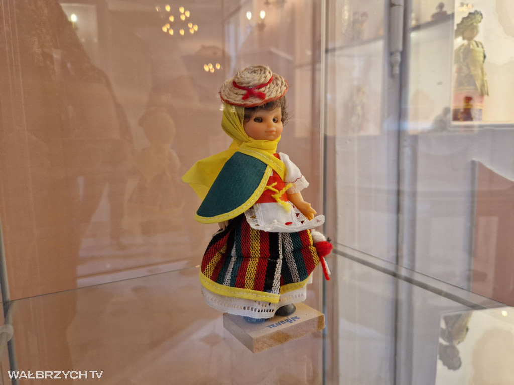 Lalki Świata - wystawa w Muzeum Porcelany