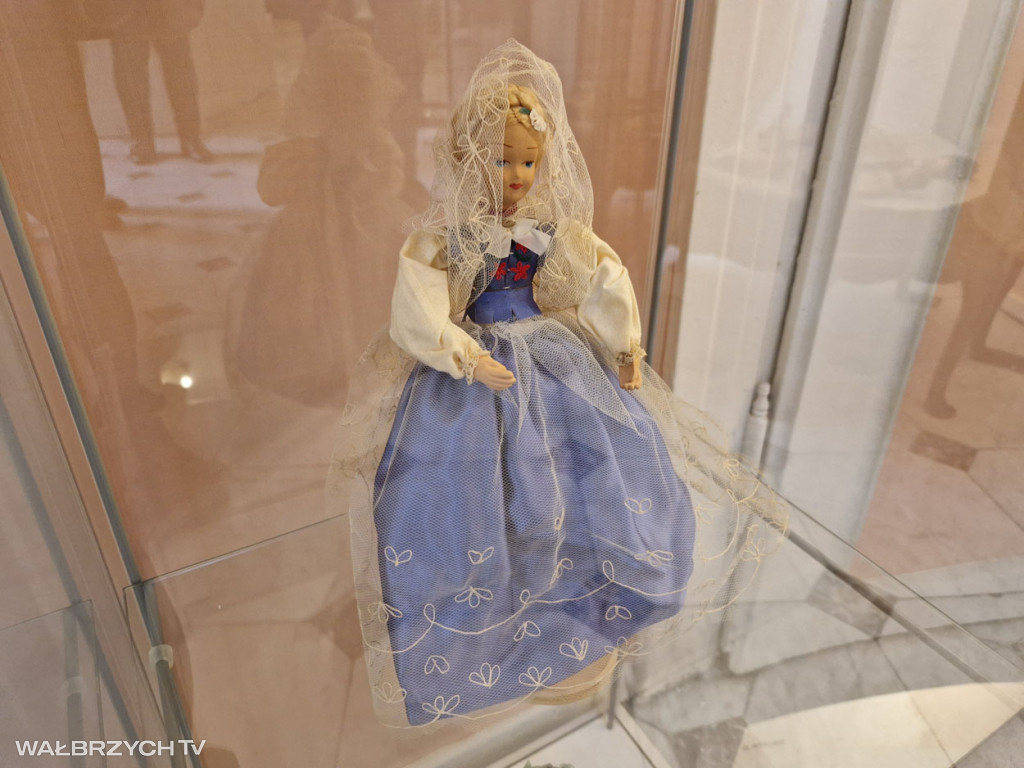 Lalki Świata - wystawa w Muzeum Porcelany