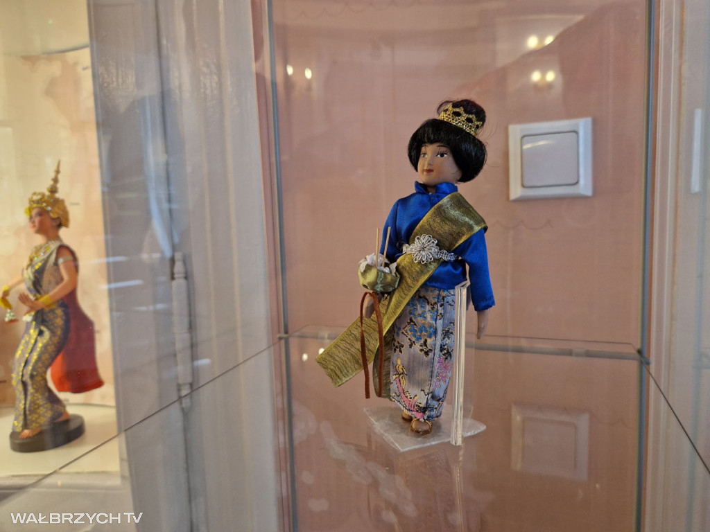 Lalki Świata - wystawa w Muzeum Porcelany