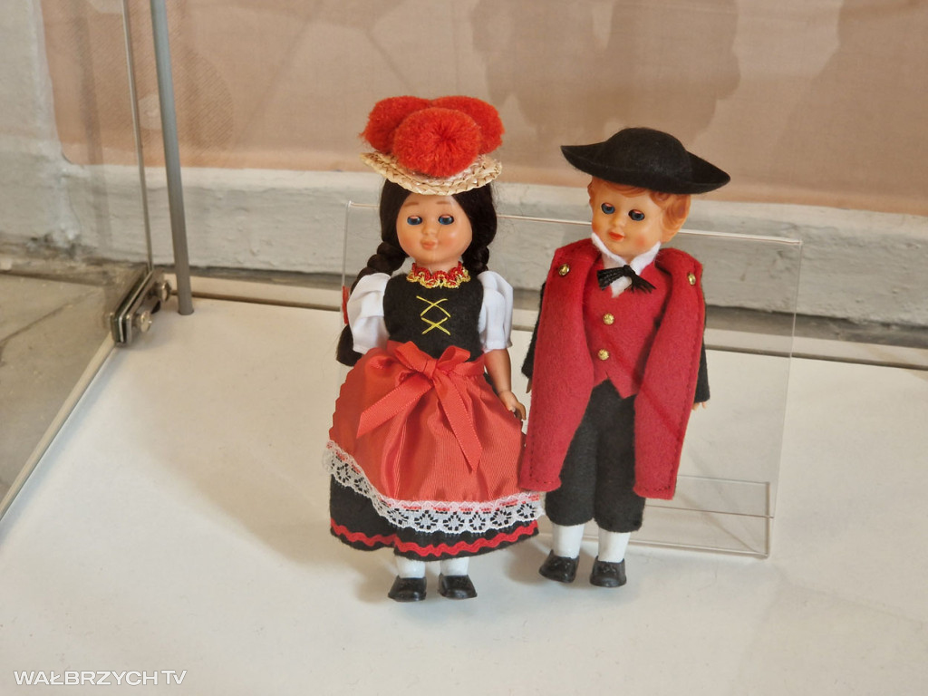 Lalki Świata - wystawa w Muzeum Porcelany
