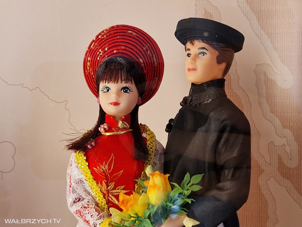 Lalki Świata - wystawa w Muzeum Porcelany