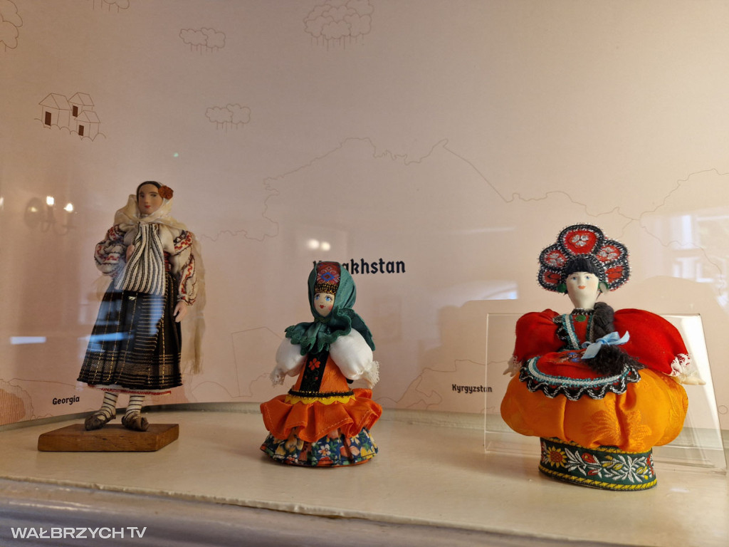 Lalki Świata - wystawa w Muzeum Porcelany
