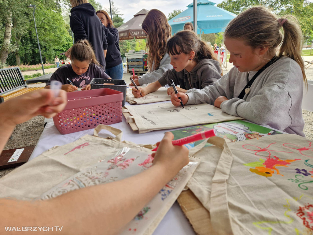 Letni piknik w Parku Sybiraków