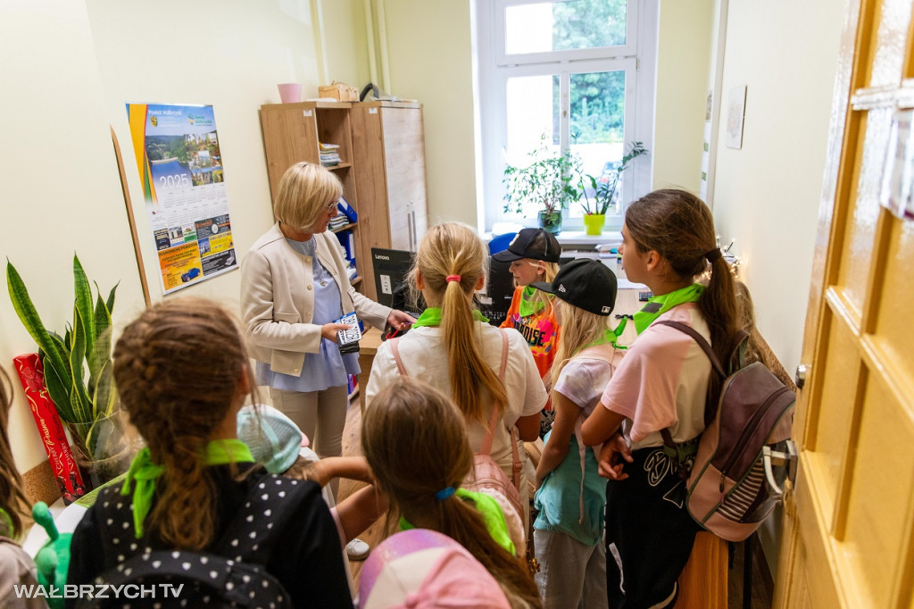 Młodzi mieszkańcy Głuszycy odwiedzili Starostwo