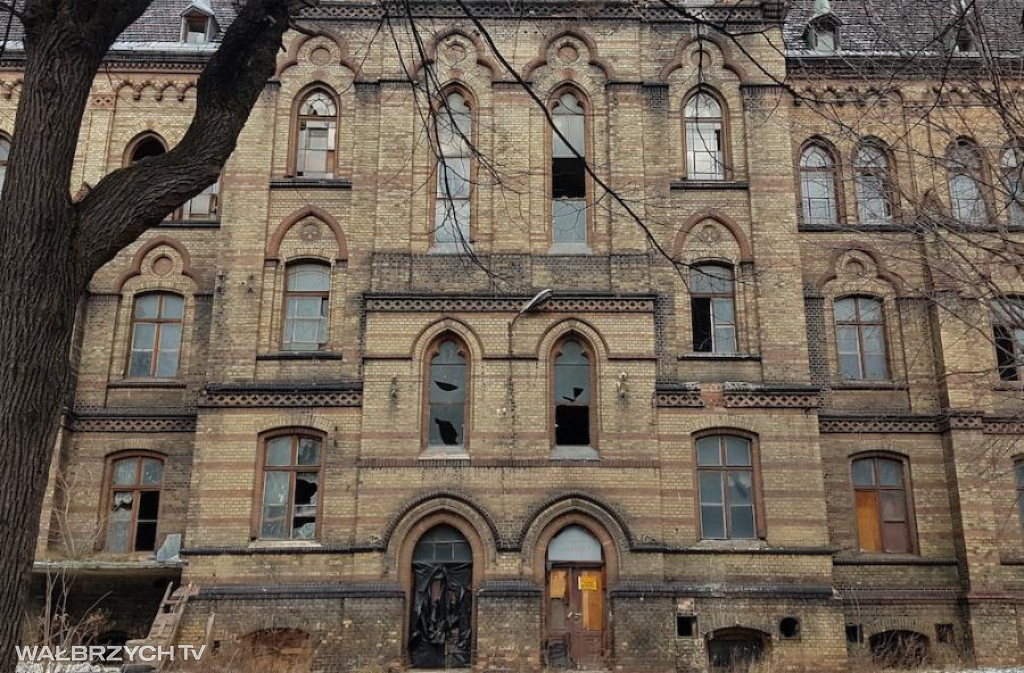 Mokrzeszów - pałac, który milczy zbyt głośno