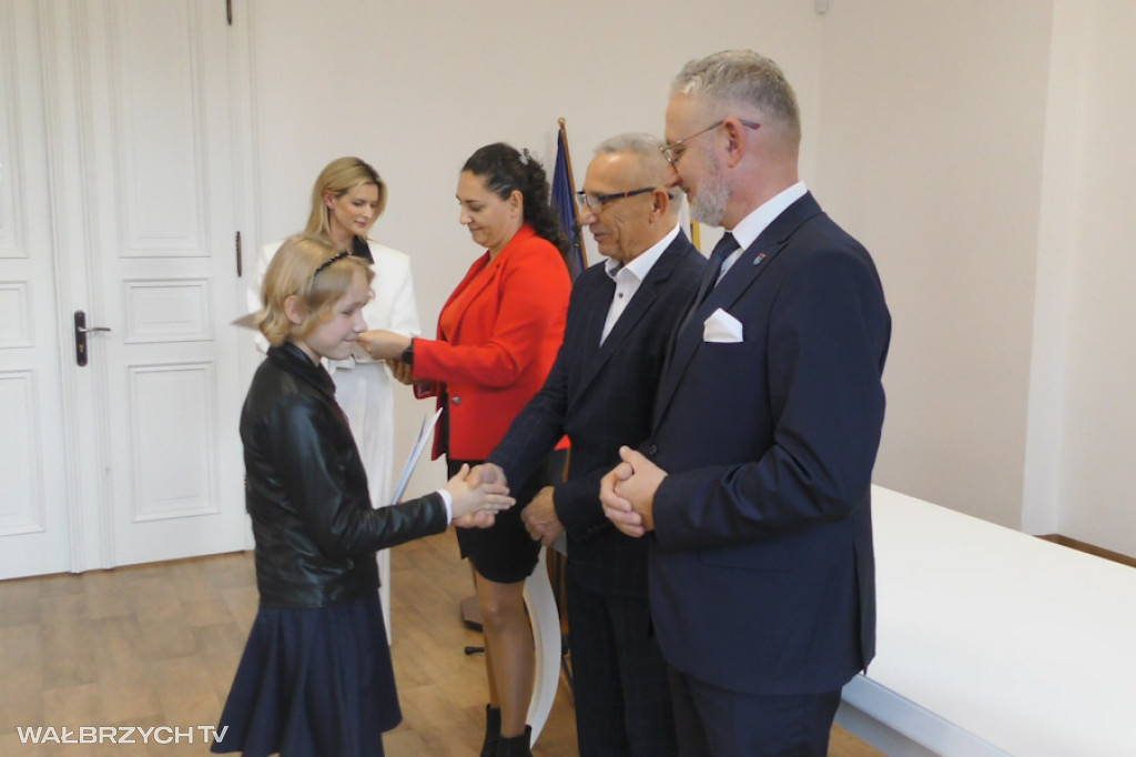 Stypendia dla uczniów z Głuszycy