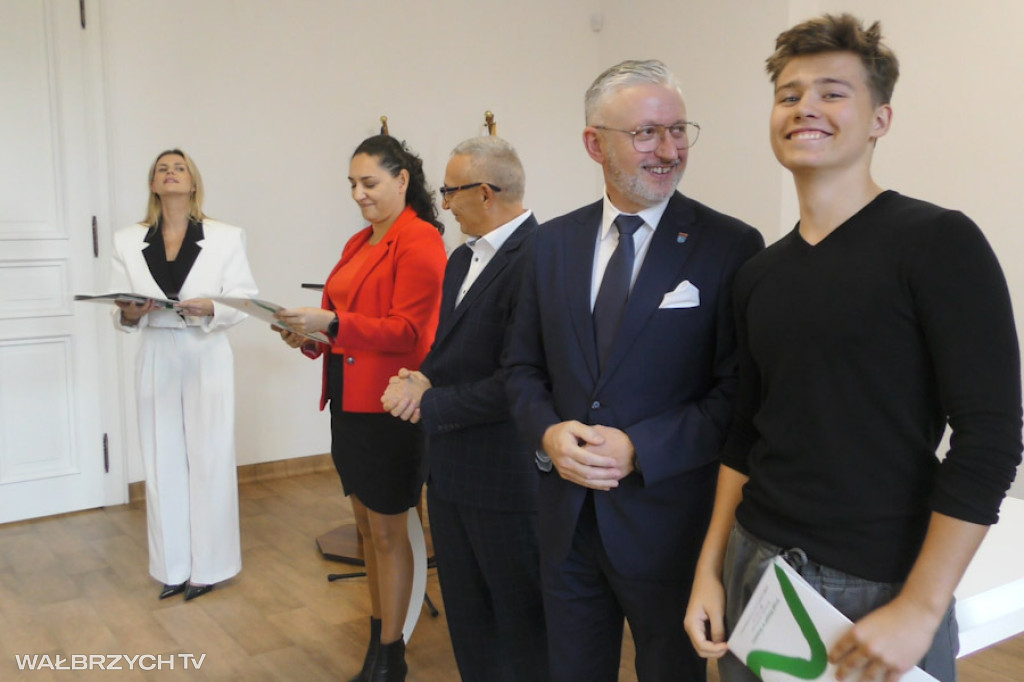 Stypendia dla uczniów z Głuszycy