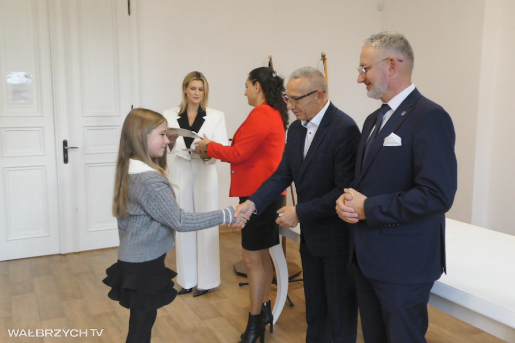 Stypendia dla uczniów z Głuszycy