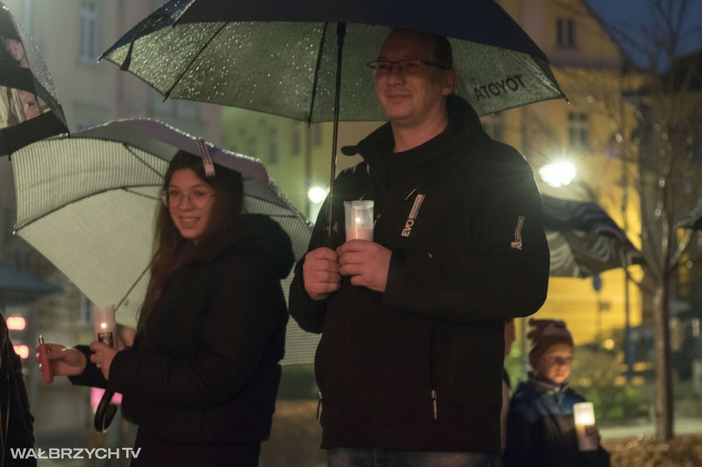 Lampiony Pamięci rozświetliły Plac Magistracki