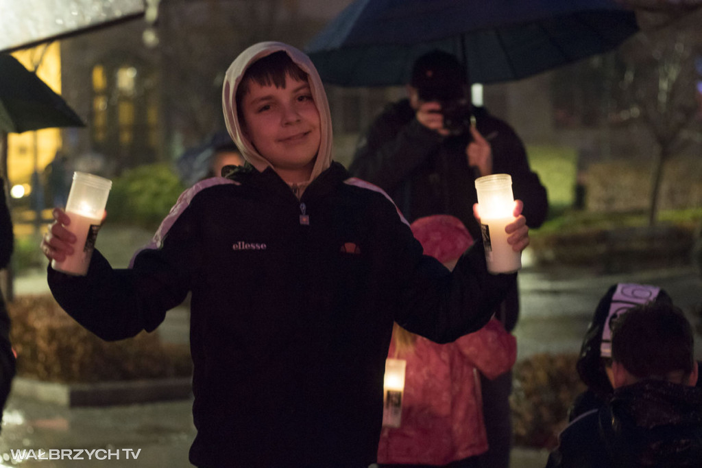 Lampiony Pamięci rozświetliły Plac Magistracki