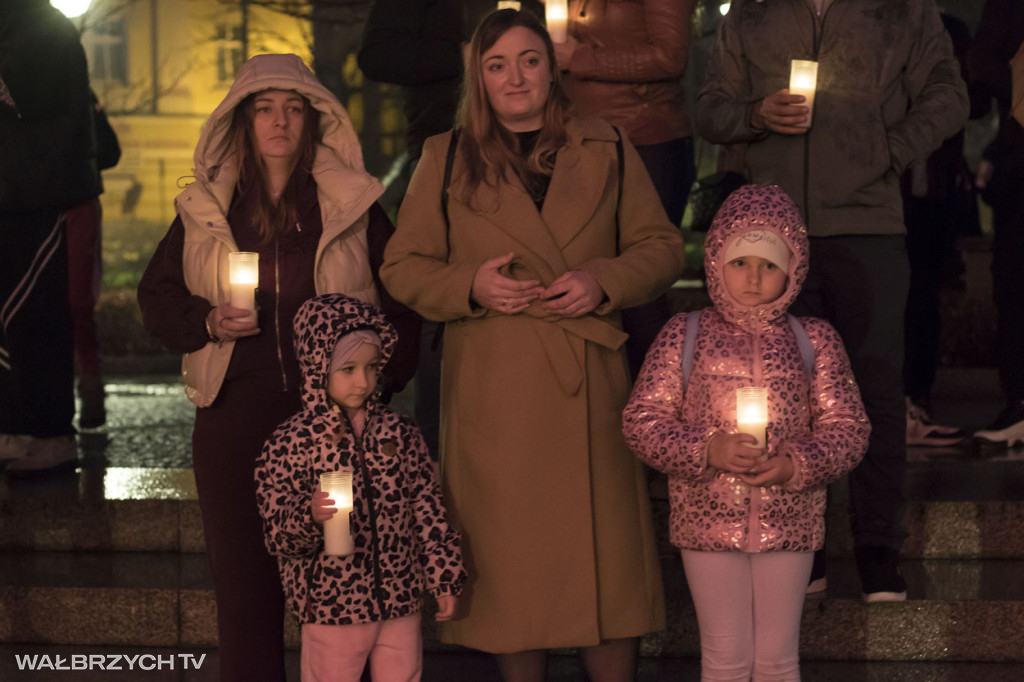 Lampiony Pamięci rozświetliły Plac Magistracki