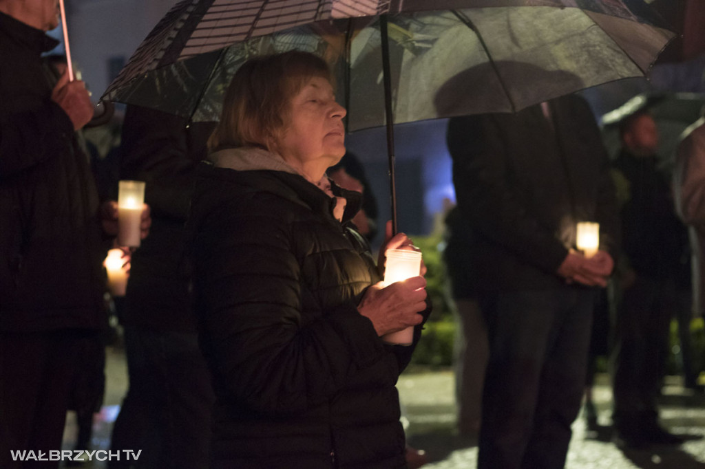 Lampiony Pamięci rozświetliły Plac Magistracki