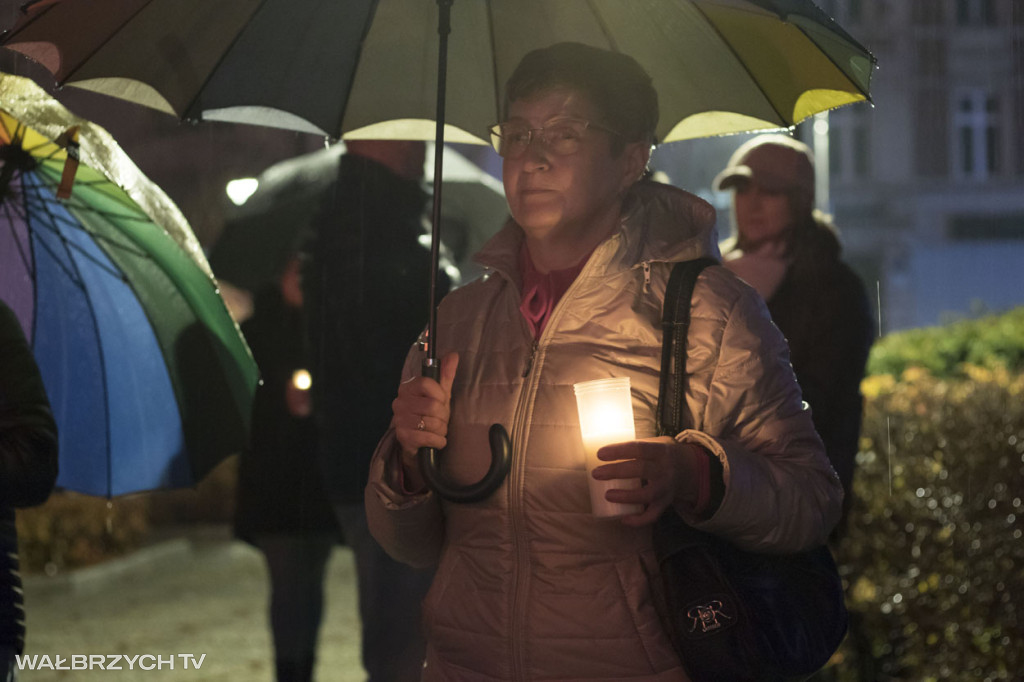 Lampiony Pamięci rozświetliły Plac Magistracki
