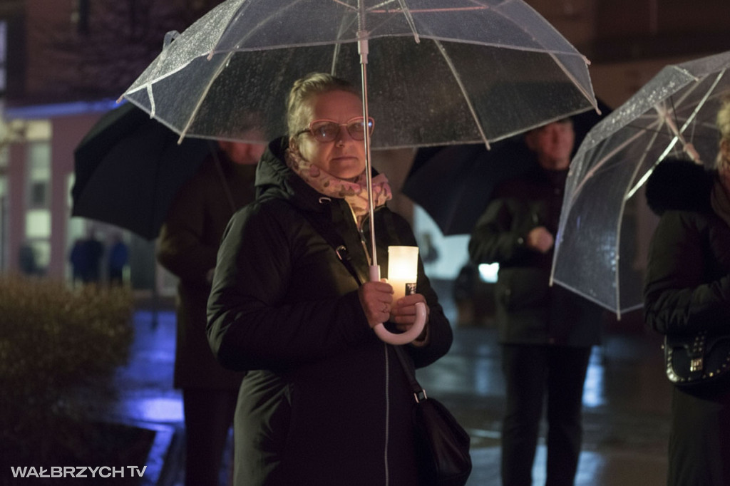 Lampiony Pamięci rozświetliły Plac Magistracki