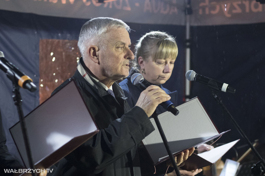 Lampiony Pamięci rozświetliły Plac Magistracki