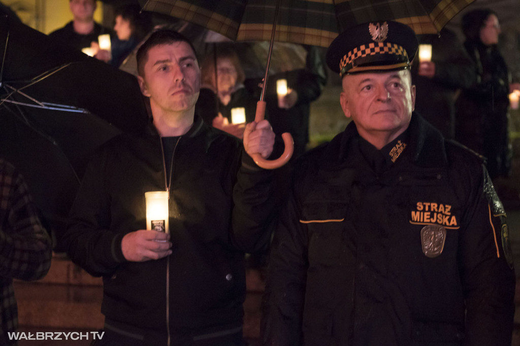 Lampiony Pamięci rozświetliły Plac Magistracki