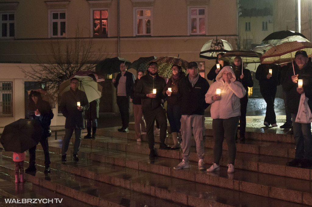 Lampiony Pamięci rozświetliły Plac Magistracki