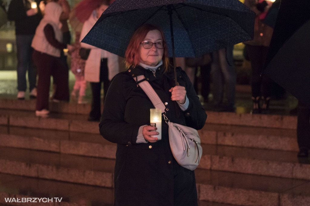 Lampiony Pamięci rozświetliły Plac Magistracki