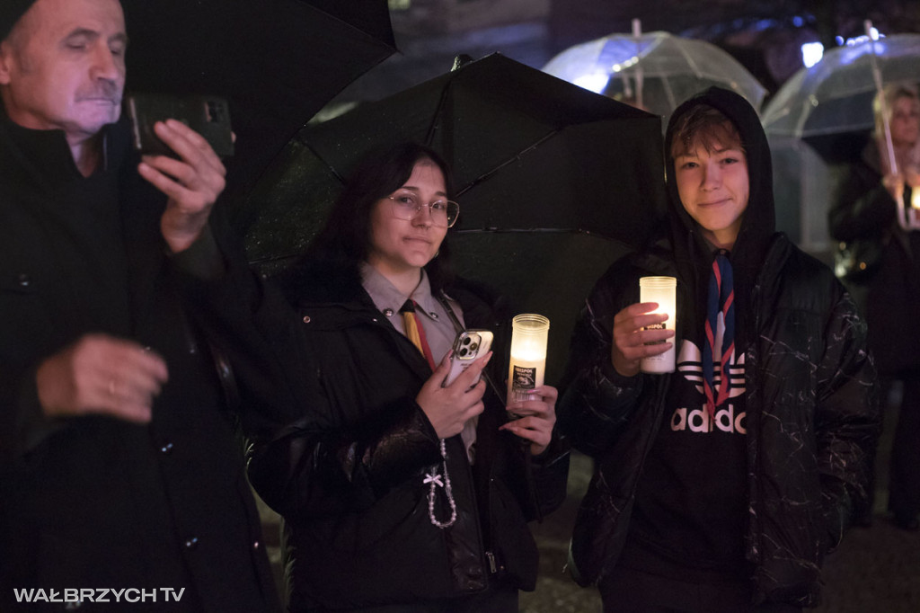Lampiony Pamięci rozświetliły Plac Magistracki