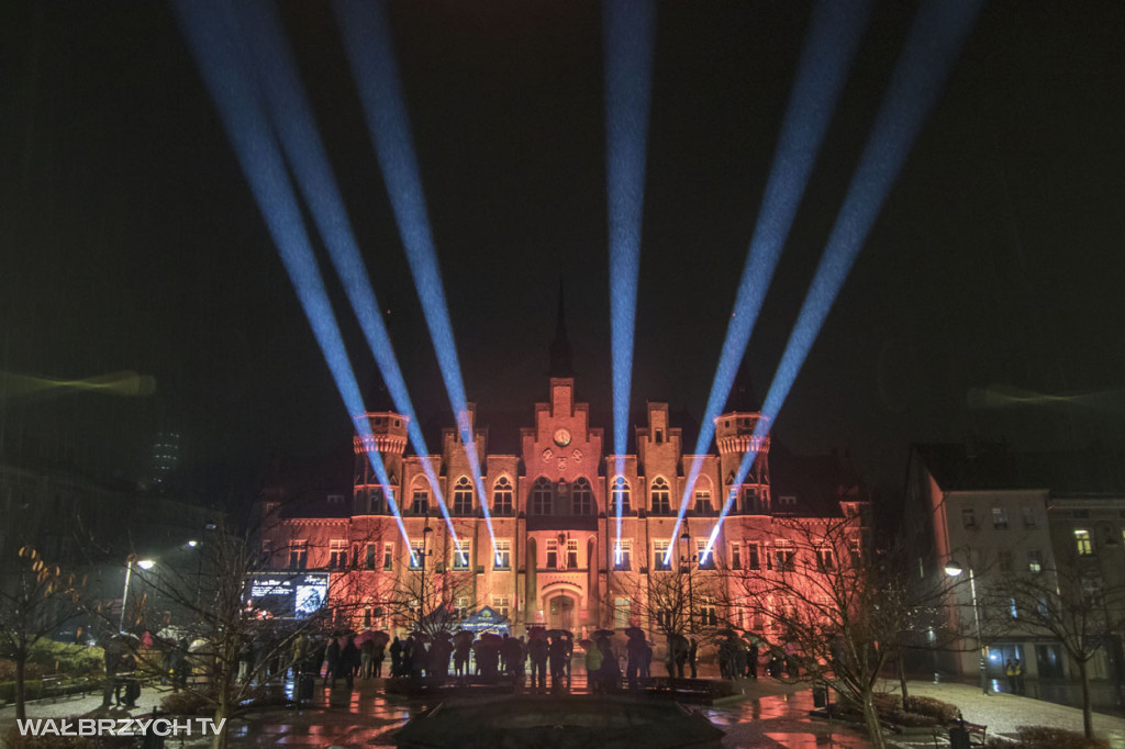 Lampiony Pamięci rozświetliły Plac Magistracki