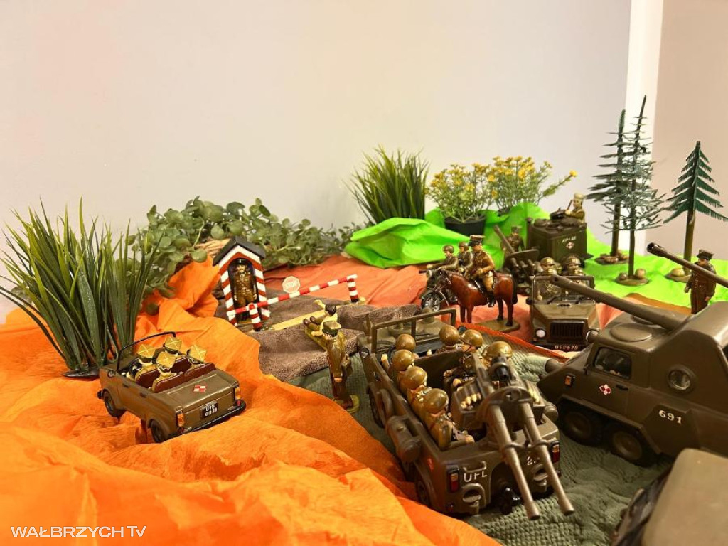 Drewaniane wojsko Piotra Klimka z Wałbrzycha