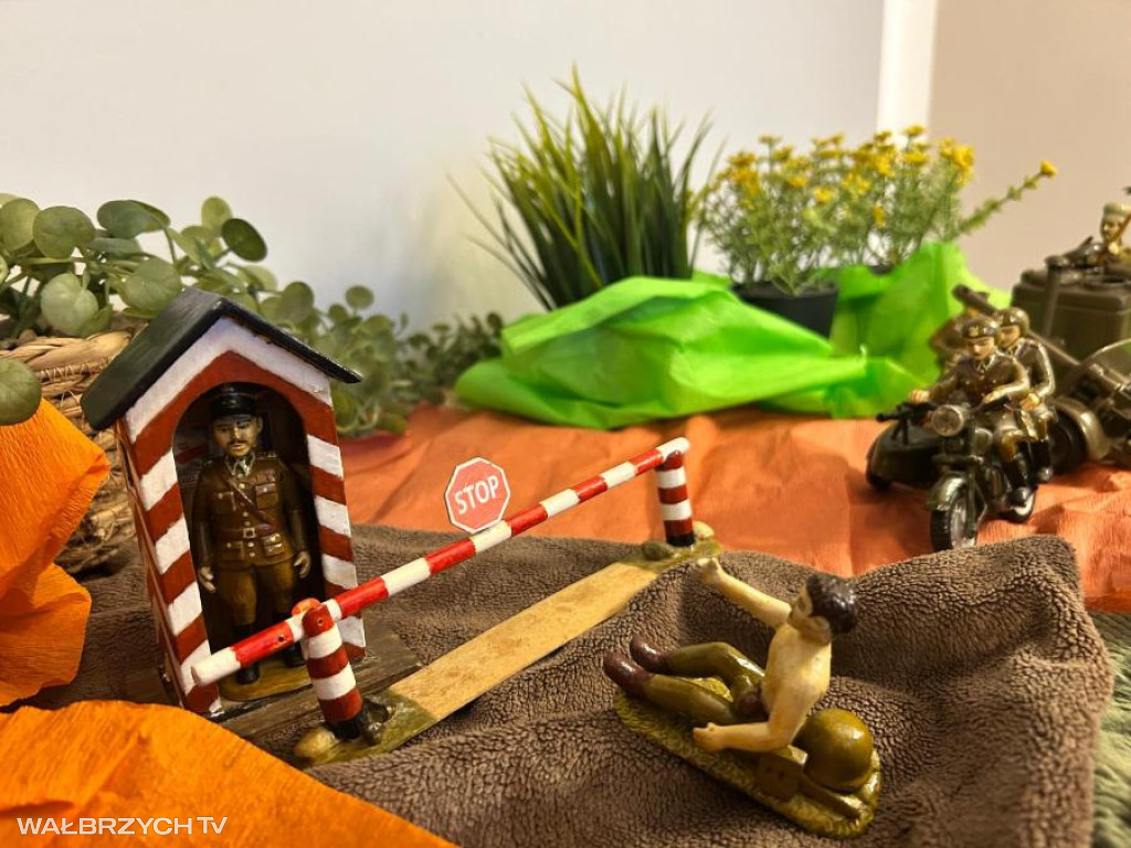 Drewaniane wojsko Piotra Klimka z Wałbrzycha