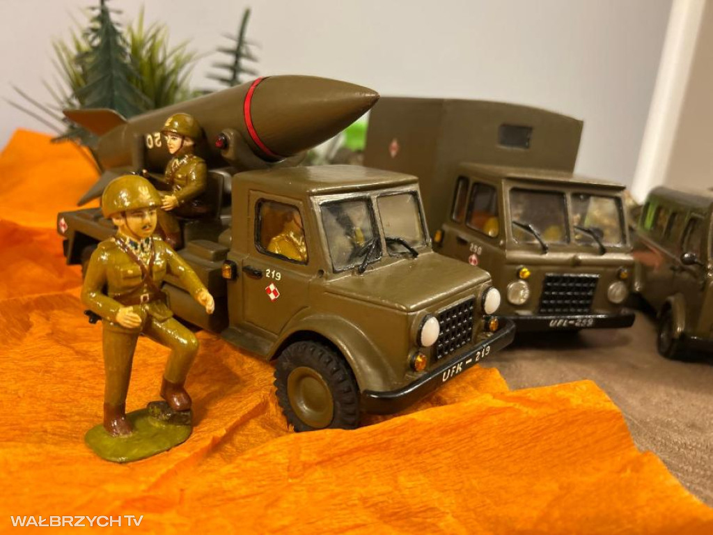 Drewaniane wojsko Piotra Klimka z Wałbrzycha