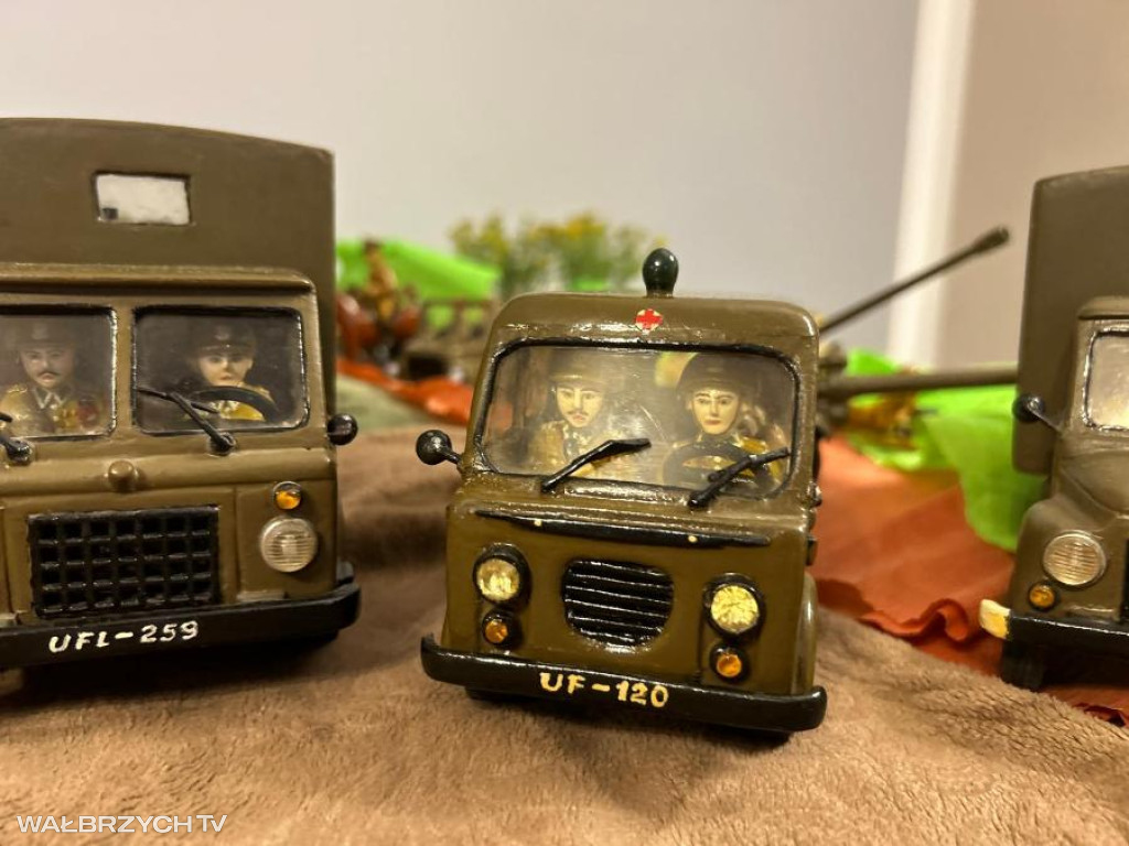 Drewaniane wojsko Piotra Klimka z Wałbrzycha