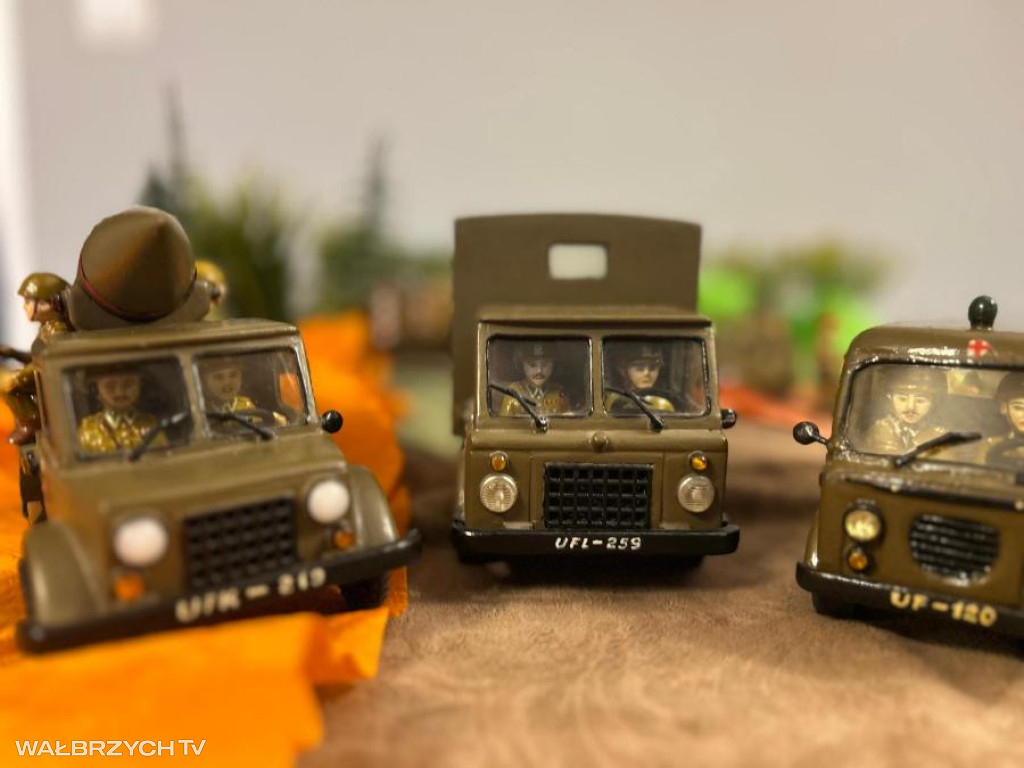 Drewaniane wojsko Piotra Klimka z Wałbrzycha