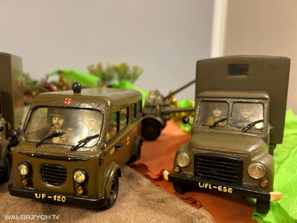 Drewaniane wojsko Piotra Klimka z Wałbrzycha