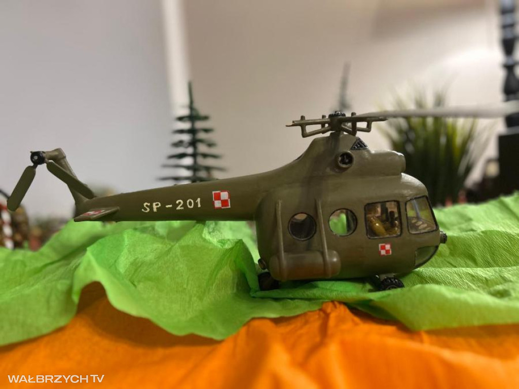 Drewaniane wojsko Piotra Klimka z Wałbrzycha