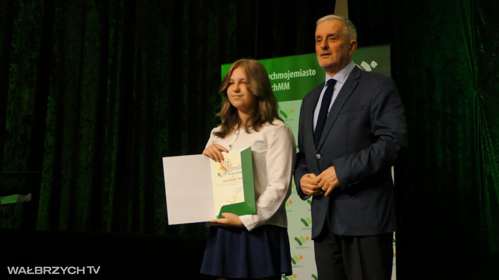 Stypendia dla najzdolniejszych uczniów i studentów