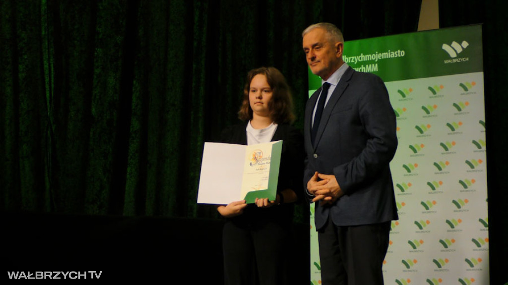 Stypendia dla najzdolniejszych uczniów i studentów