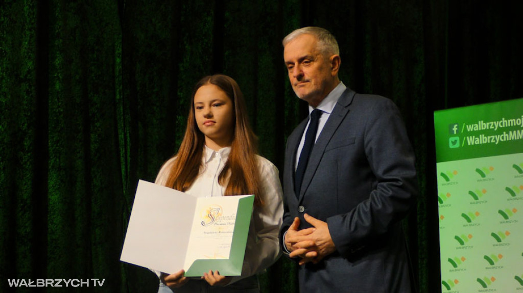 Stypendia dla najzdolniejszych uczniów i studentów