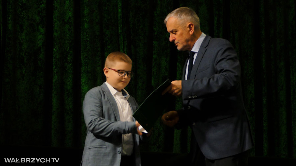 Stypendia dla najzdolniejszych uczniów i studentów