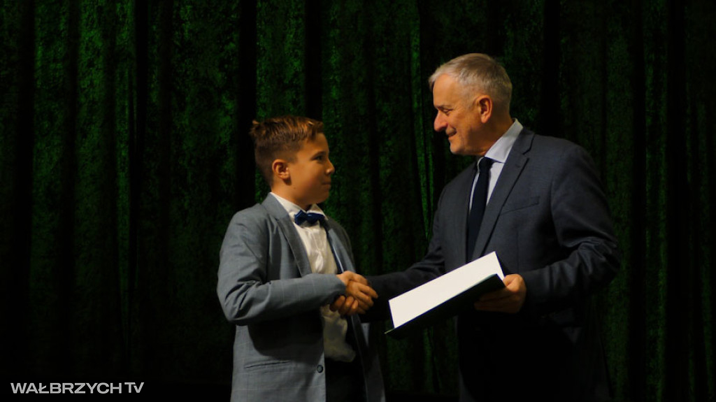 Stypendia dla najzdolniejszych uczniów i studentów