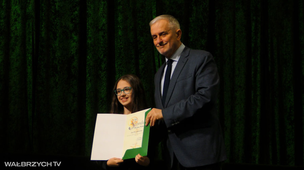 Stypendia dla najzdolniejszych uczniów i studentów