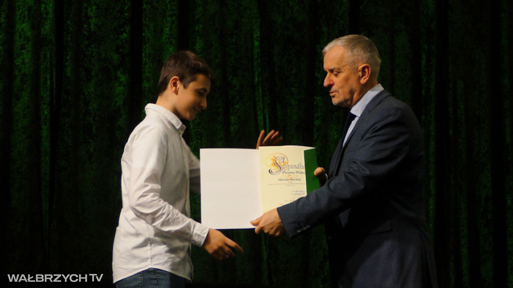 Stypendia dla najzdolniejszych uczniów i studentów